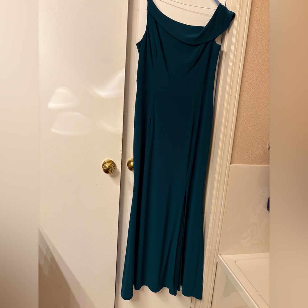 Elegant Dark Green Maxi Dress